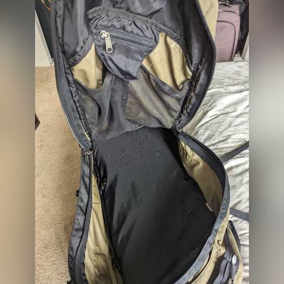 North Face Galileo Travel Backpack - Picture 8 of 9